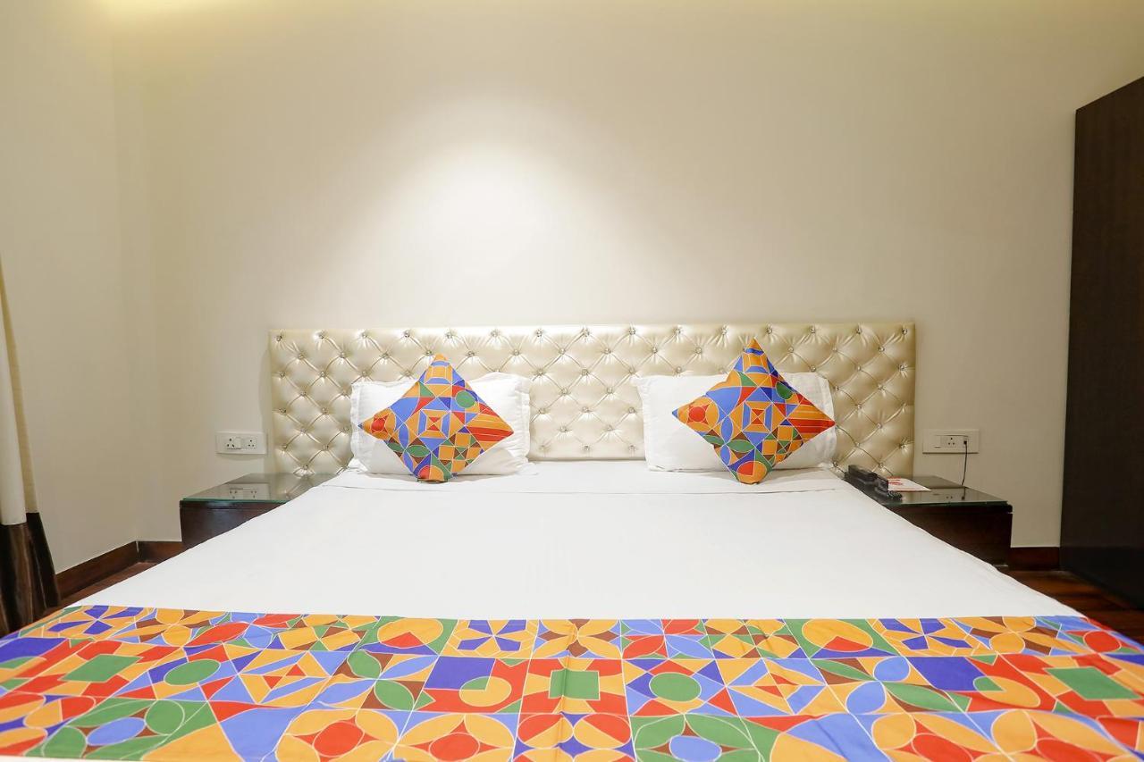 Fabhotel Grand Stay ニューデリー エクステリア 写真